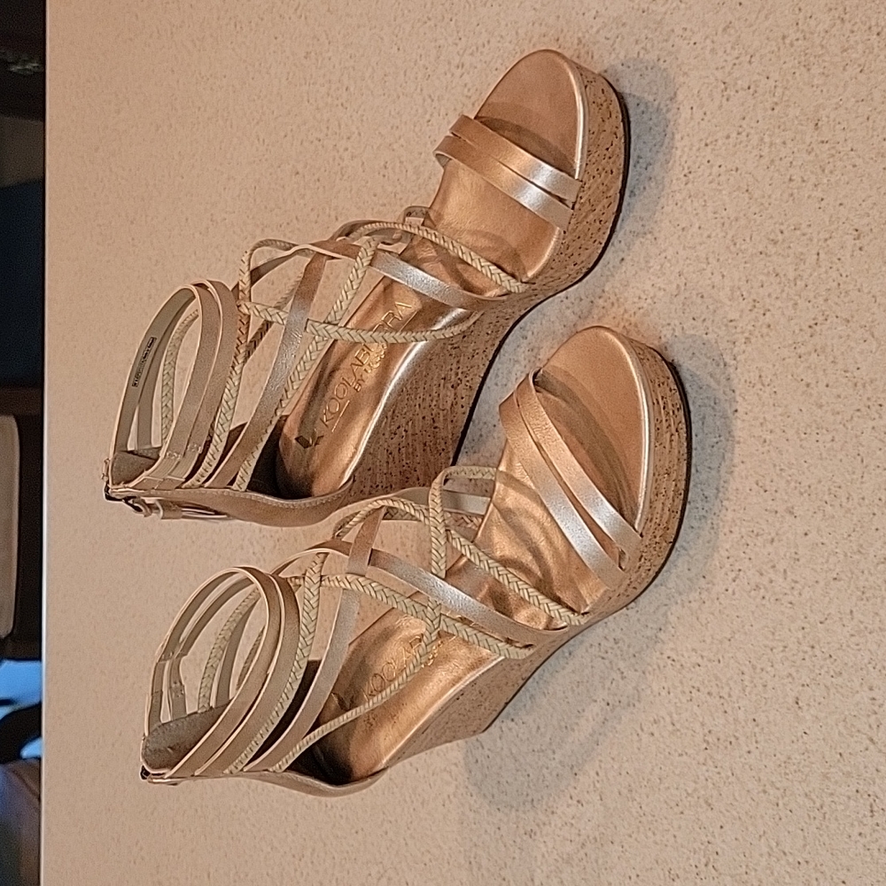 Gold Wedge - Kookaburra by UGG